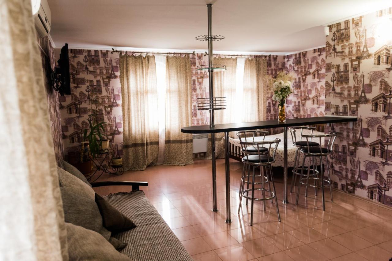 Golden Park Apartments Umanʼ Esterno foto