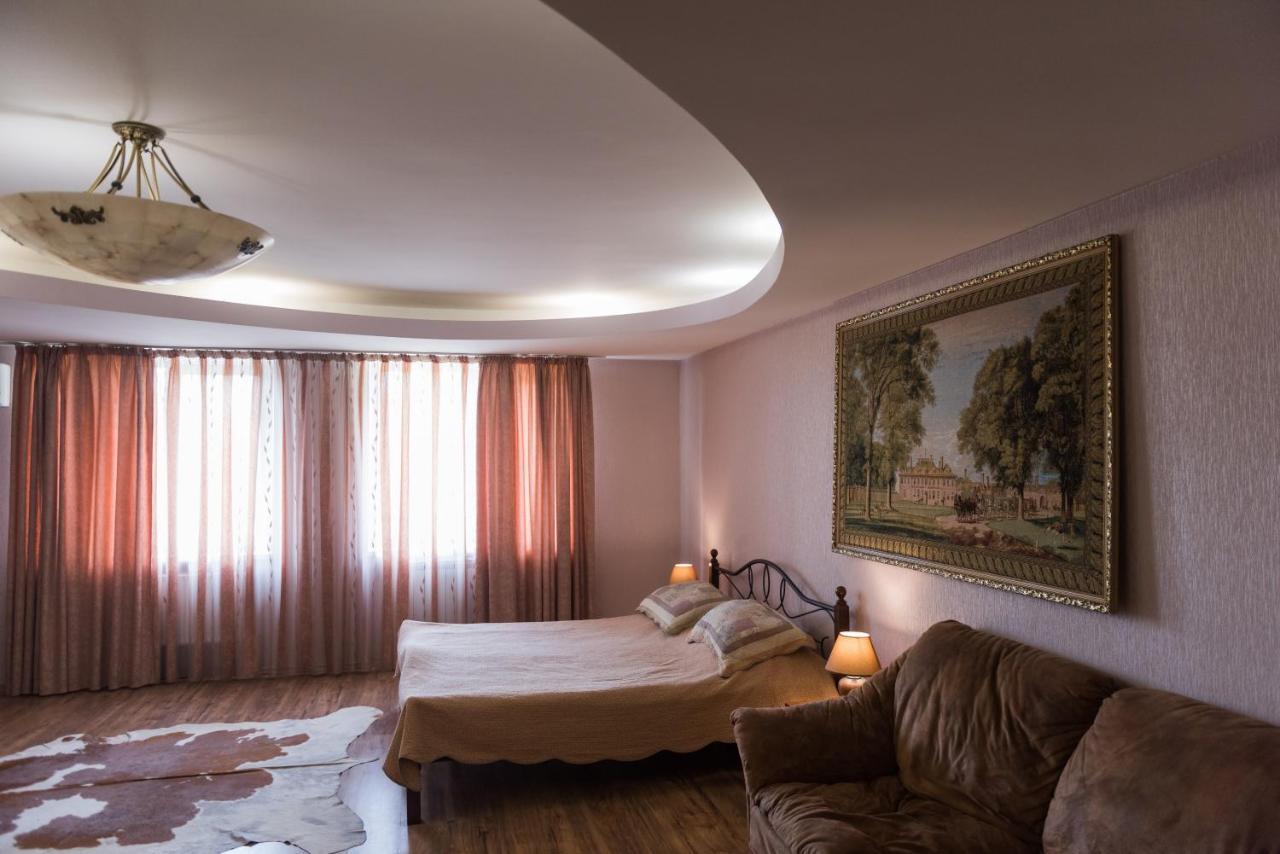 Golden Park Apartments Umanʼ Esterno foto