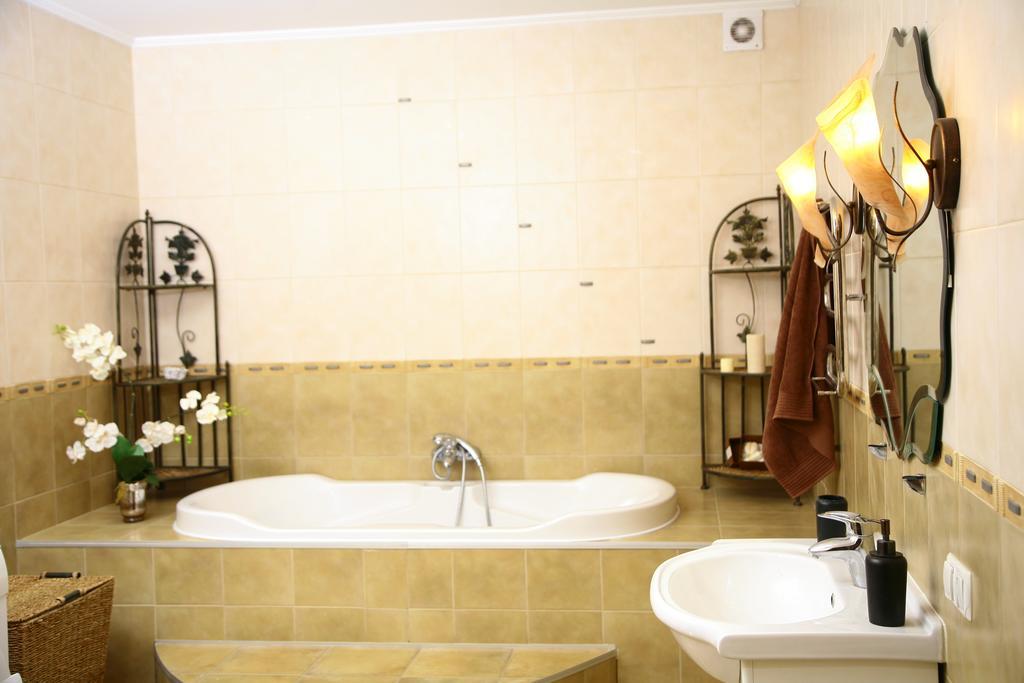 Golden Park Apartments Umanʼ Esterno foto